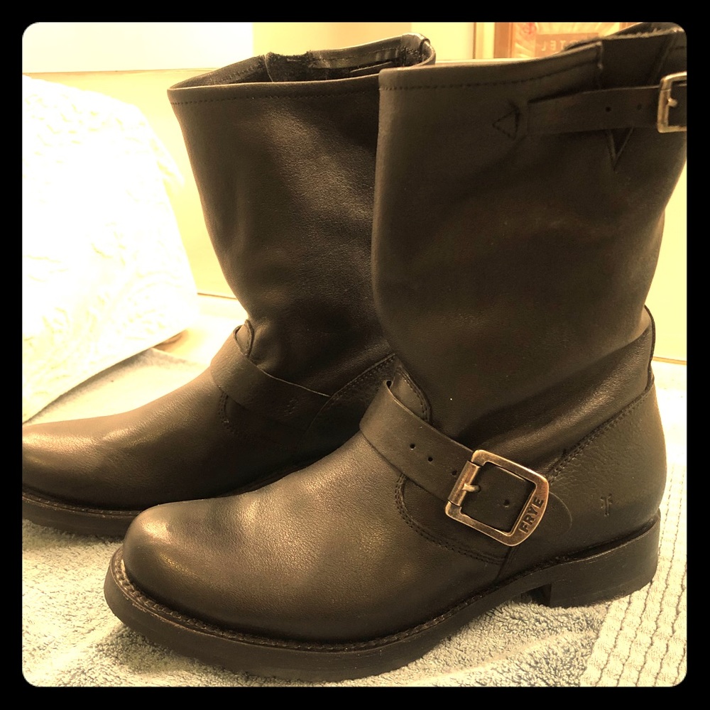 Frye boots, size 8, black, almost new condition